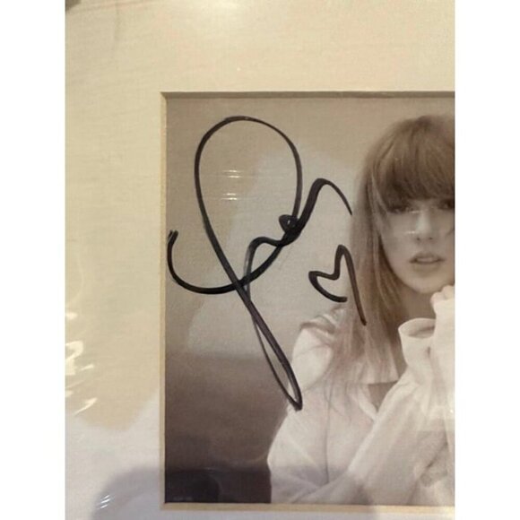 Taylor Swift signed autographed TTPD CD Insert Framed JSA - Picture 2 of 3